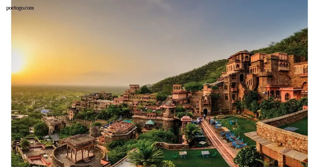 นีมรานา Neemrana เมืองเล็กในรัฐราชสถานของอินเดีย กำลังกลายเป็นจุดหมายปลายทางยอดนิยมสำหรับผู้ที่ชื่นชอบการท่องเที่ยวเชิงวัฒนธรรม